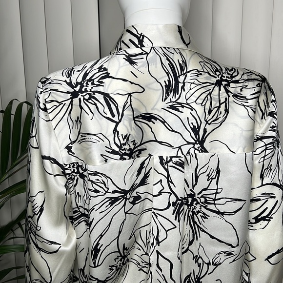Joie Silk Black and Cream Floral Long Sleeve Button Down Shirt Size M - Picture 6 of 10